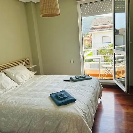Playa De Berria - Precioso Apartamento Con Piscina * Santona